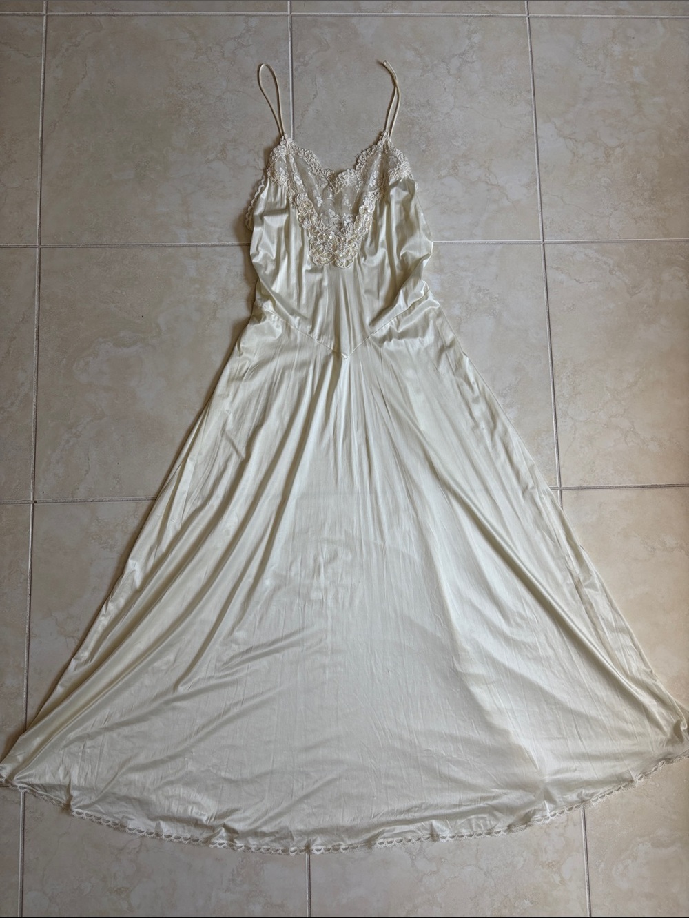 Victoria's Secret Vintage Gold Label Cream Lace-Trim Long Slip Med Made in USA